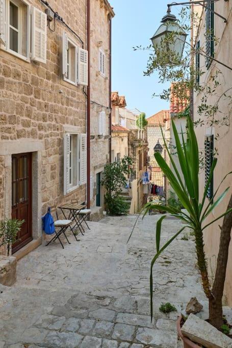 Modern Stone House, Luxury In Old Town Gasthof 4*