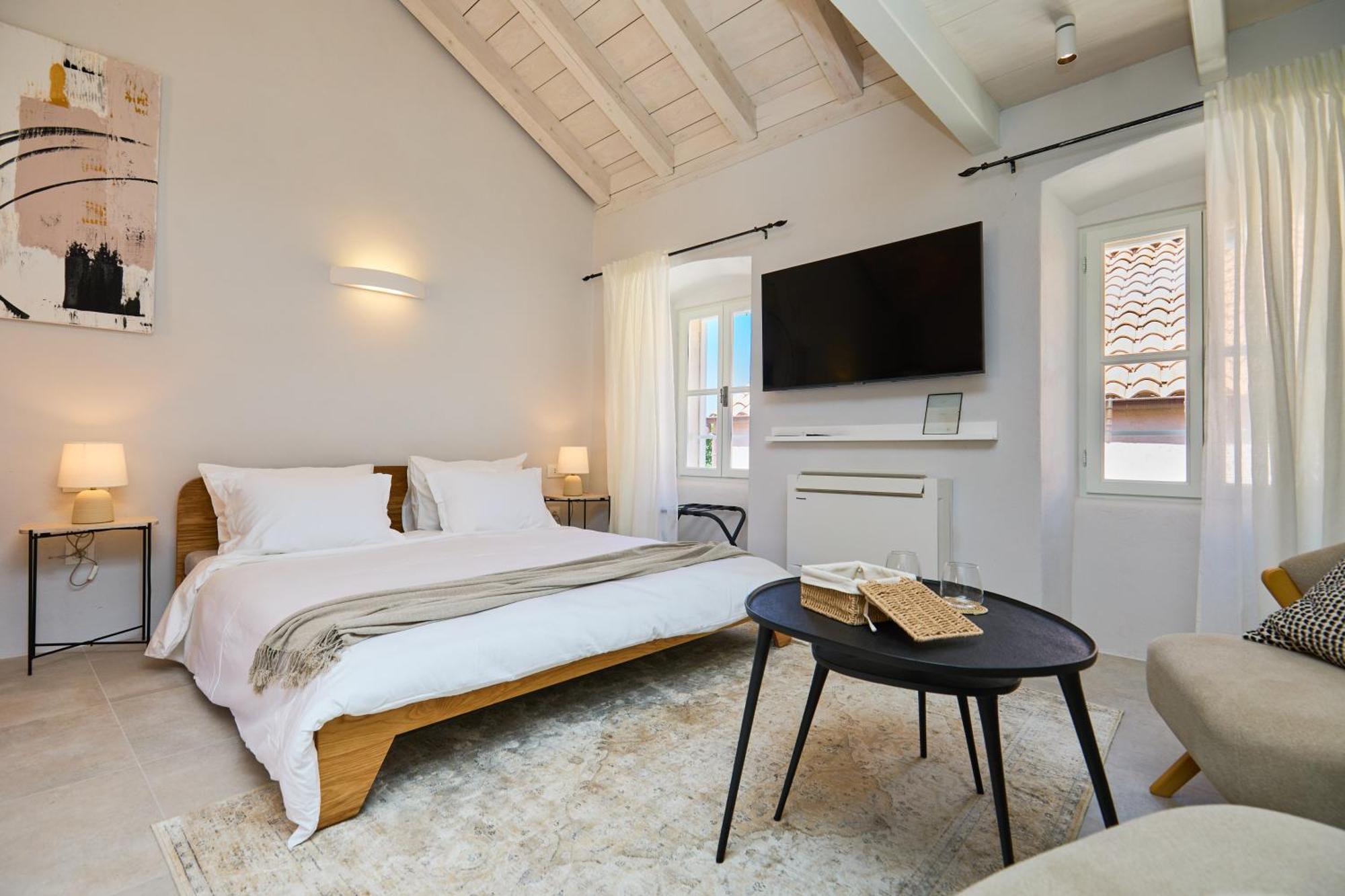 Modern Stone House, Luxury In Old Town 4*