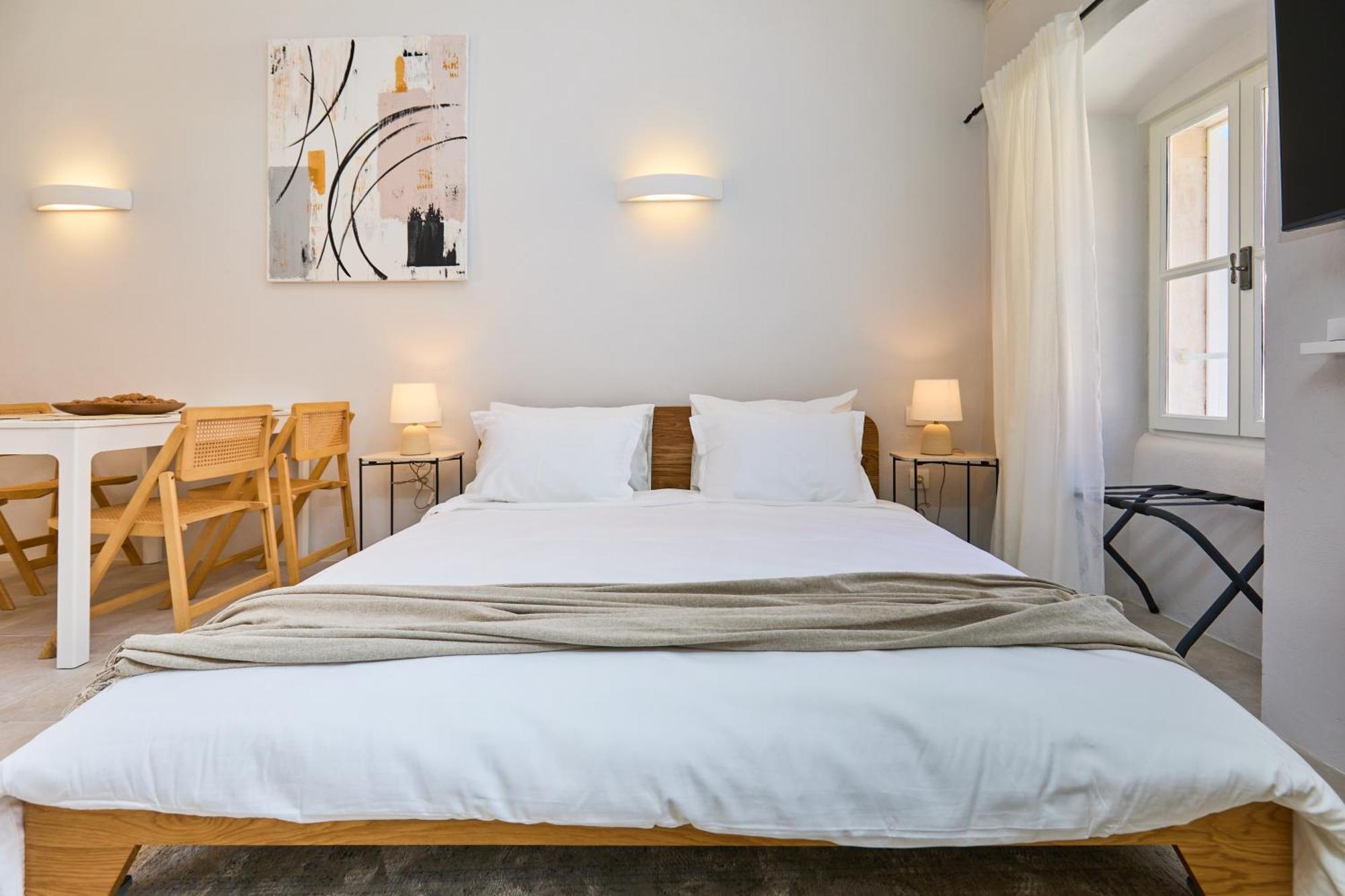 Modern Stone House, Luxury In Old Town Gasthof